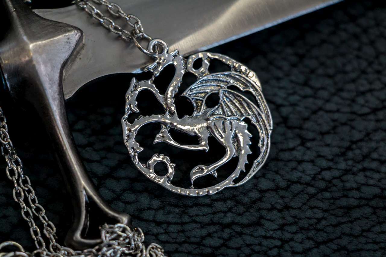 NEW Game of Thrones Daenerys Targaryen Khaleesi Silver Queen of Dragons Necklace 