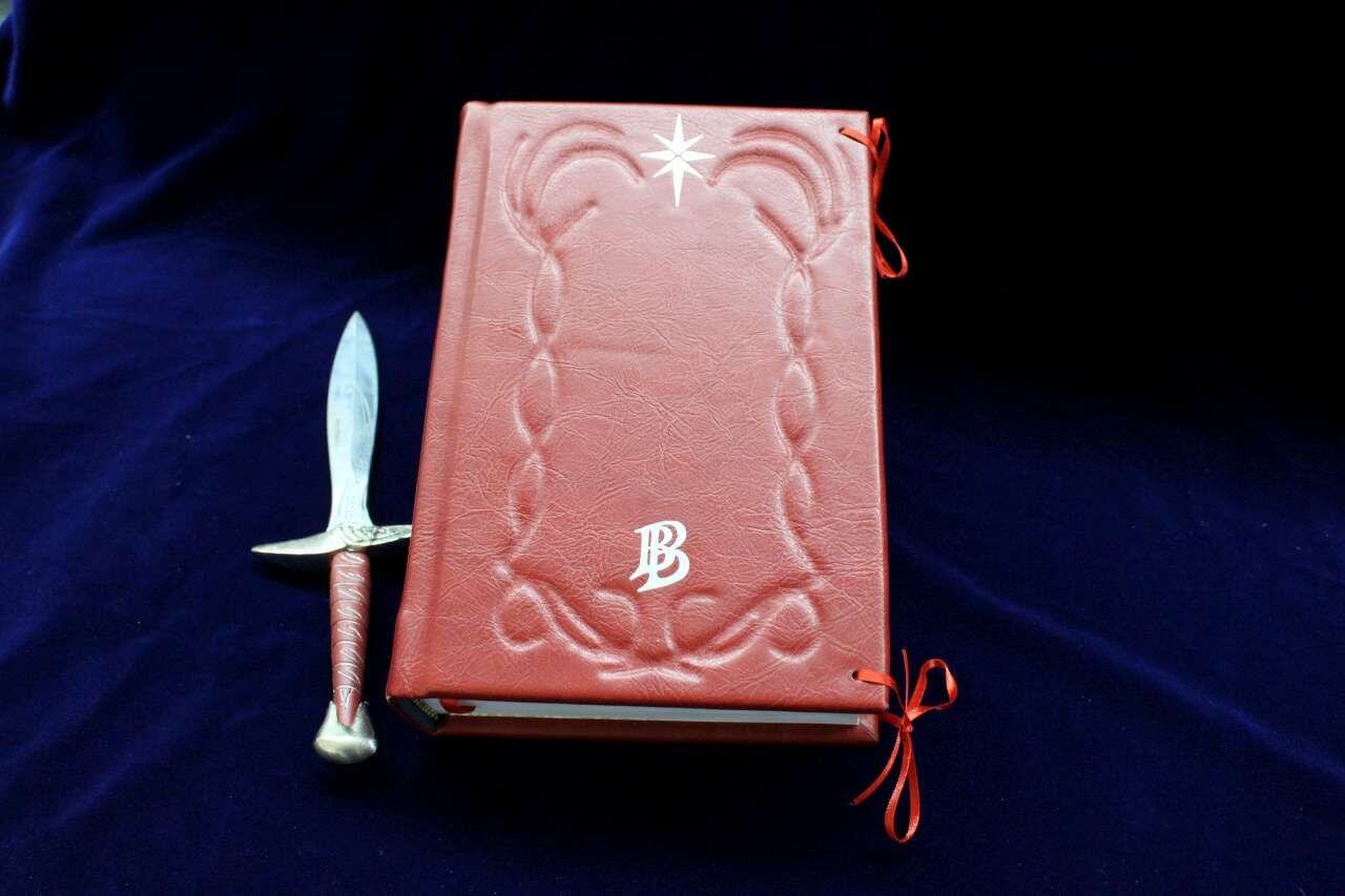 The Lord of the Rings - Red Book of Westmarch Leatherbound Collector's Edition Book Replica