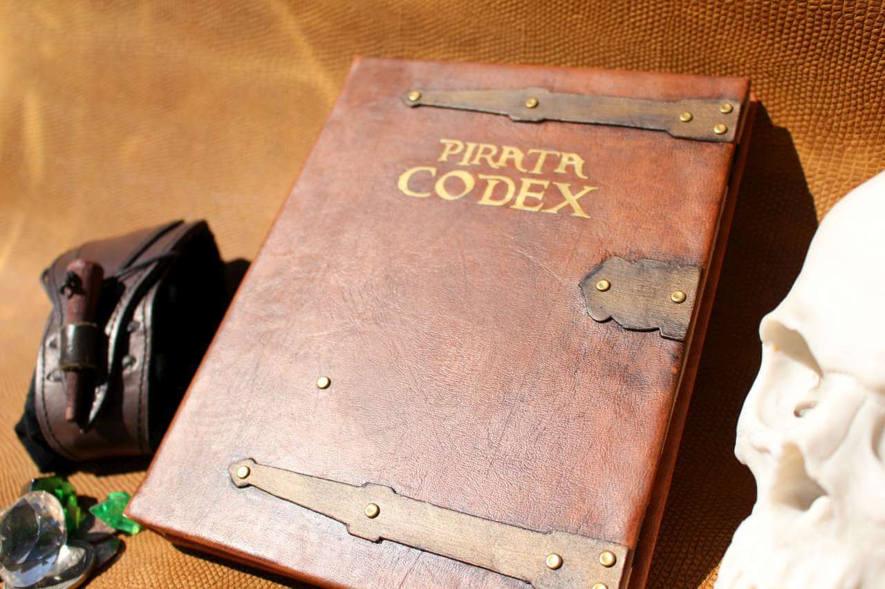 The Pirate Code (Pirata Codex) Pirates of the Caribbean Book