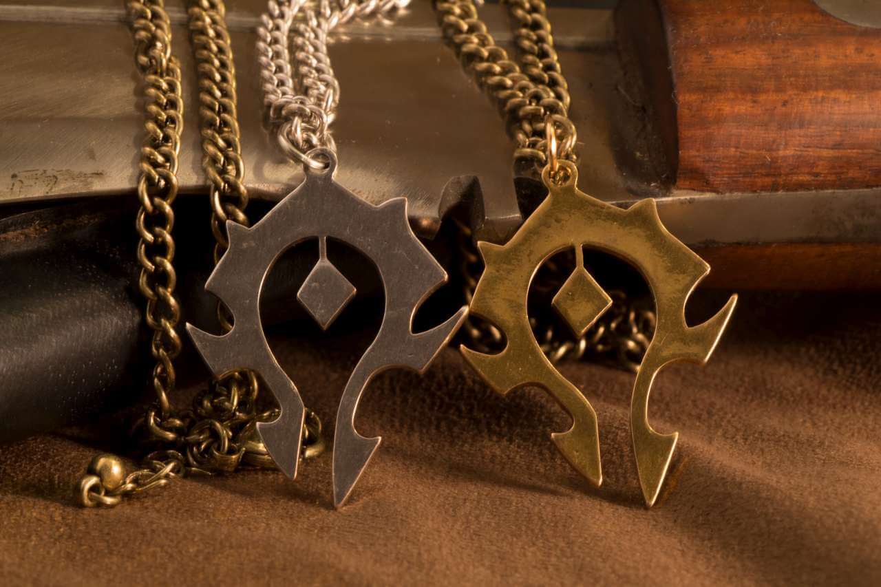 World of WarCraft Inspired Horde Symbol Pendant / Necklace Silver