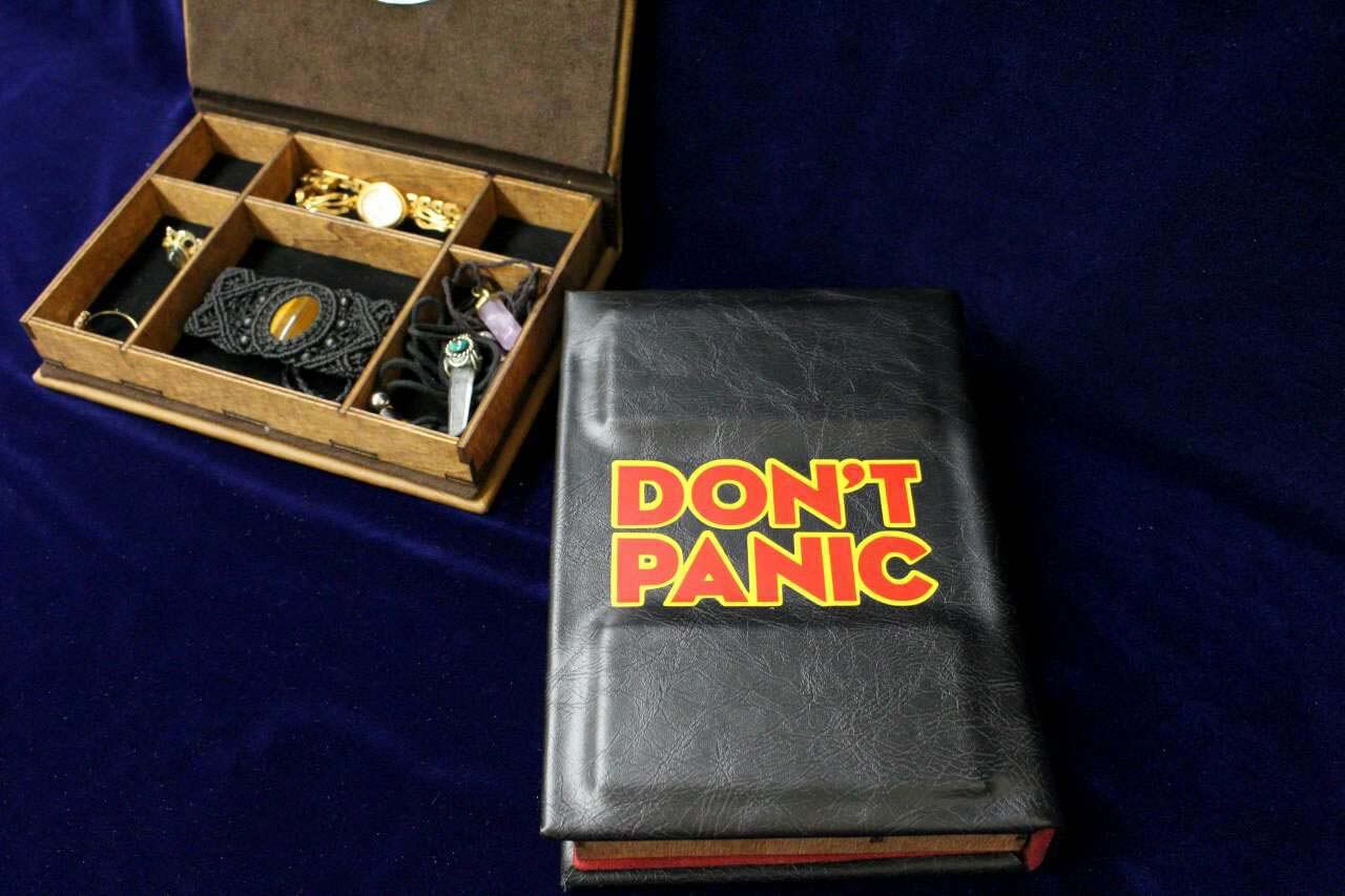  costumebase The HITCHHIKER's GUIDE to The GALAXY BOOK Replica  handy device HHGTTG novel : Clothing, Shoes & Jewelry