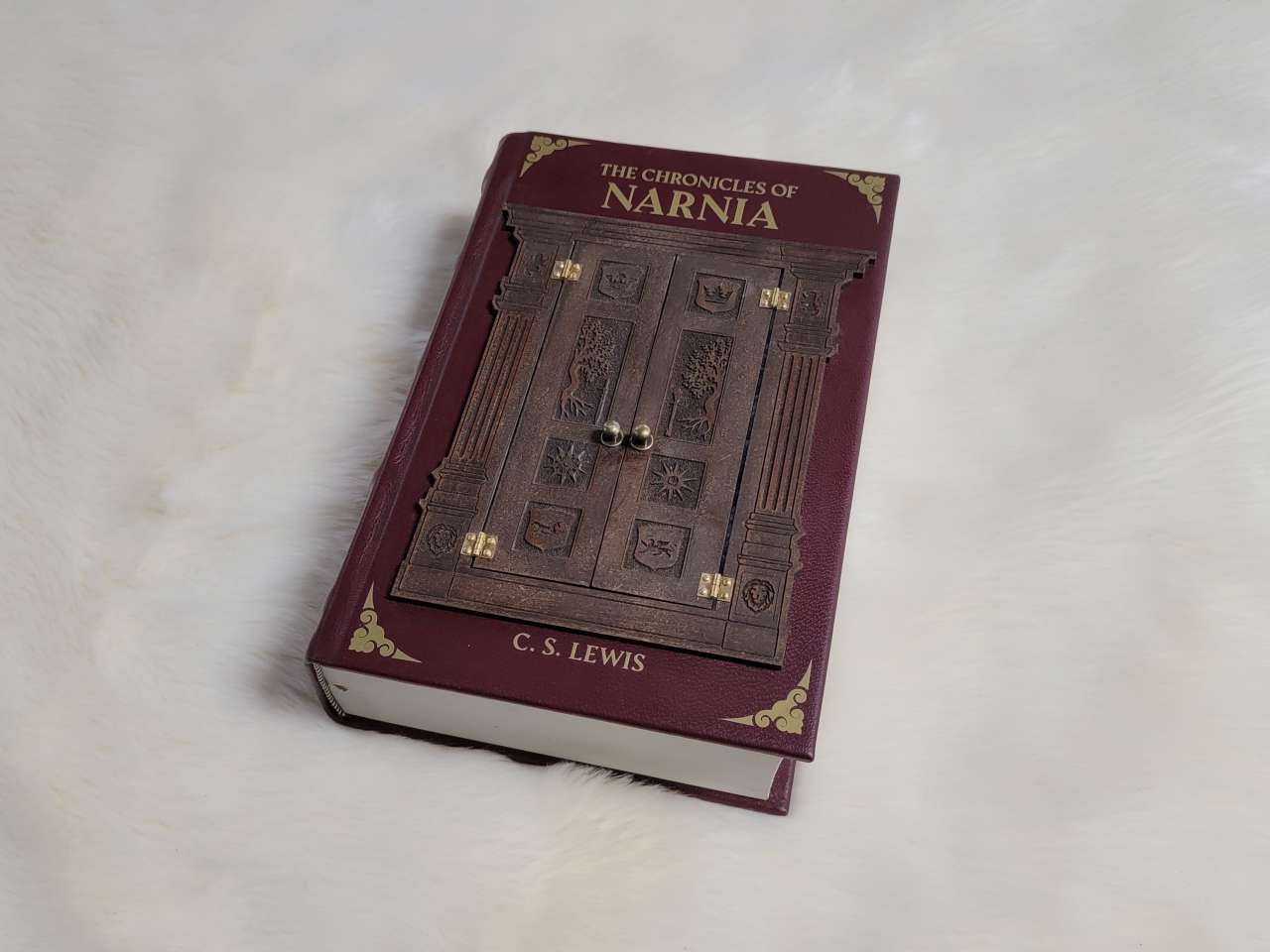 chronicles of narnia book