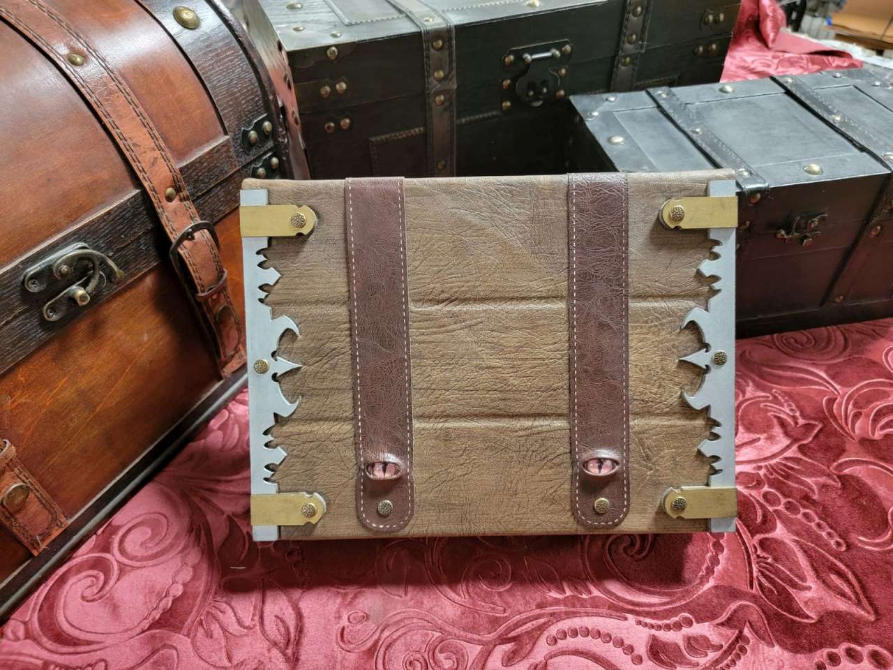 Luxury Faux Leather Dice Box & Rolling Tray Bard