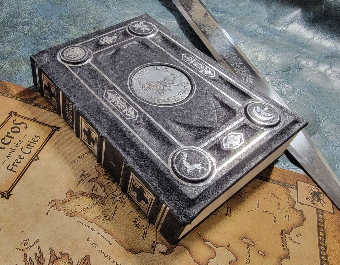 A Game of Thrones George RR Martin Song of Ice and Fire Leatherbound Book 14